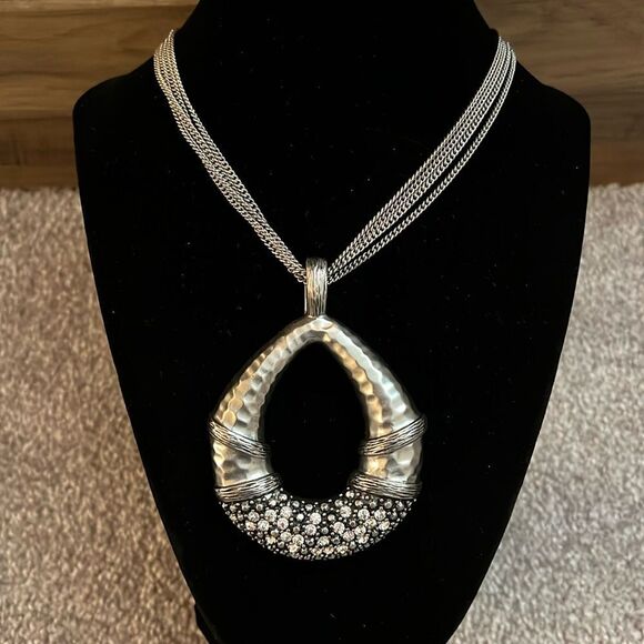 NEW Premier Designs Statement Silver Pendant and Multi Strand Silver Chain - Picture 1 of 6